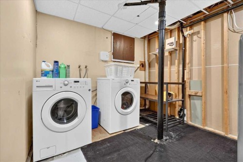 136 Templeview Place Ne, Calgary, AB - Indoor Photo Showing Laundry Room