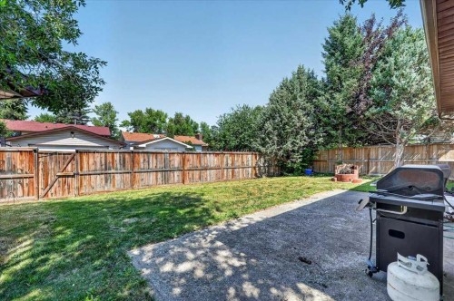 136 Templeview Place Ne, Calgary, AB - Outdoor With Backyard