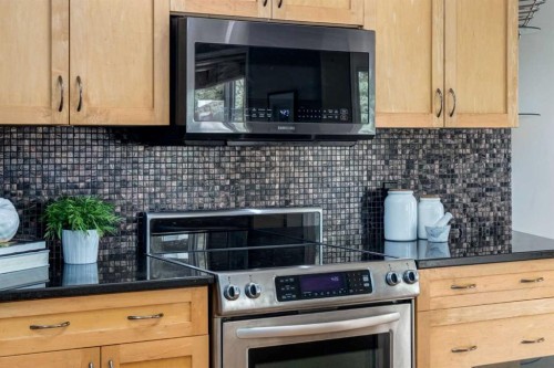 156 Tuscany Meadows Close Nw, Calgary, AB - Indoor Photo Showing Kitchen