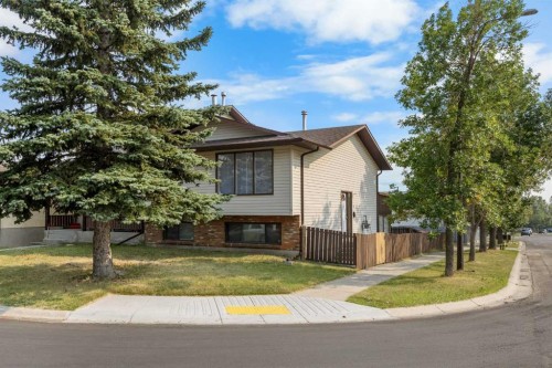 1 Edgewood Drive Nw, Calgary, AB - Outdoor