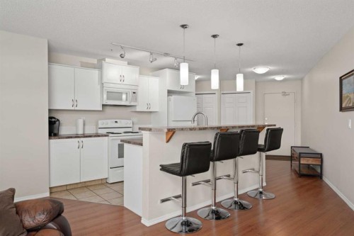 2321-700 Willowbrook Road Nw, Airdrie, AB - Indoor Photo Showing Kitchen