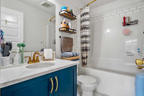 4367 Seton Drive Se, Calgary, AB - Indoor Photo Showing Bathroom
