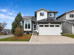 59 Rivercroft Close SE Calgary, AB T2C 3X2