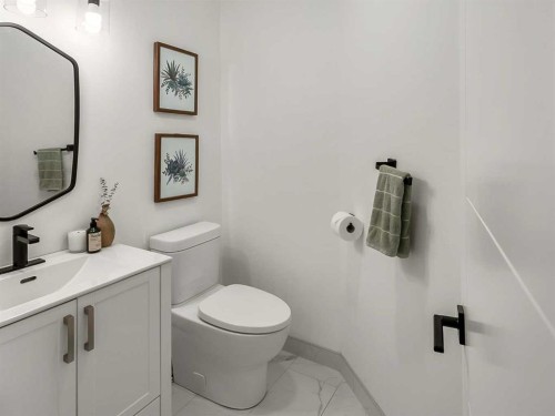 59 Rivercroft Close Se, Calgary, AB - Indoor Photo Showing Bathroom