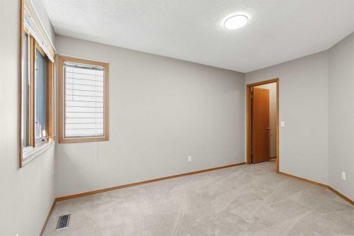 14125 Evergreen Street Sw, Calgary, AB - Indoor Photo Showing Other Room