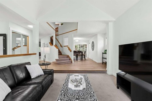 14125 Evergreen Street Sw, Calgary, AB - Indoor Photo Showing Living Room