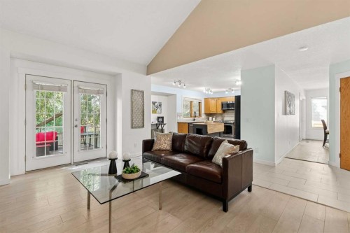 14125 Evergreen Street Sw, Calgary, AB - Indoor Photo Showing Living Room