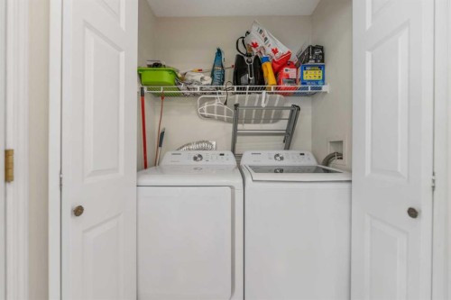 472 Regal Park Ne, Calgary, AB - Indoor Photo Showing Laundry Room