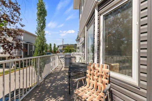 472 Regal Park Ne, Calgary, AB - Outdoor