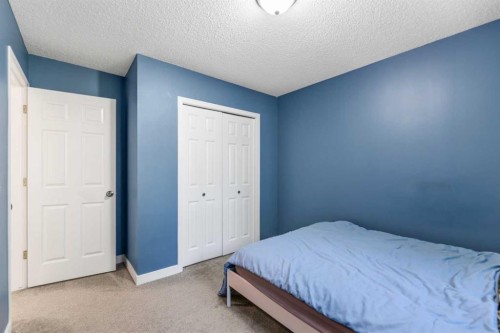 472 Regal Park Ne, Calgary, AB - Indoor Photo Showing Bedroom