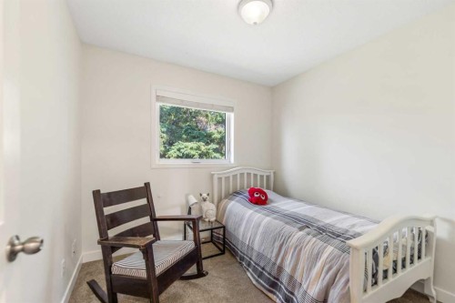472 Regal Park Ne, Calgary, AB - Indoor Photo Showing Bedroom