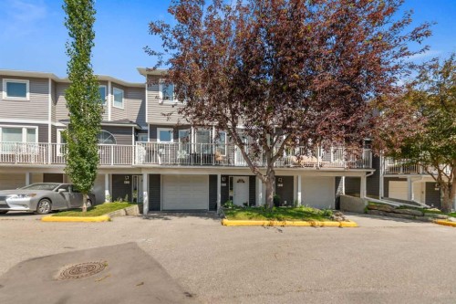 472 Regal Park Ne, Calgary, AB - Outdoor With Facade