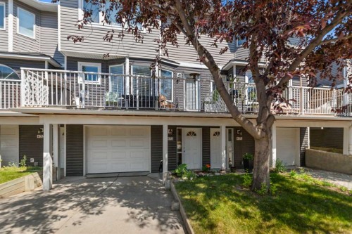472 Regal Park Ne, Calgary, AB - Outdoor