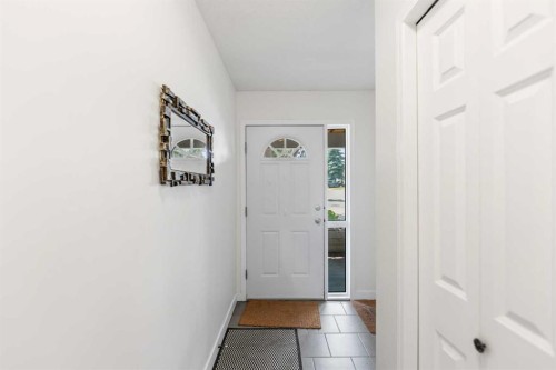 472 Regal Park Ne, Calgary, AB - Indoor Photo Showing Other Room