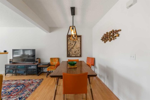 472 Regal Park Ne, Calgary, AB - Indoor
