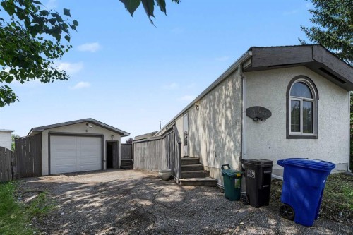 145 Spring Haven Mews Se, Airdrie, AB - Outdoor With Exterior