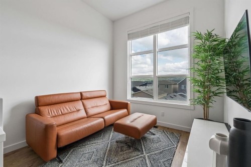 125 Rochester Way Nw, Calgary, AB - Indoor Photo Showing Living Room
