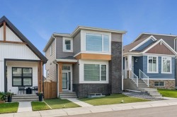 125 Rochester Way NWCalgary, AB T3L 0G9