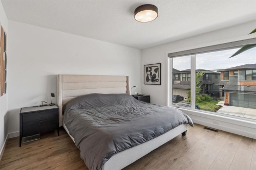 125 Rochester Way Nw, Calgary, AB - Indoor Photo Showing Bedroom