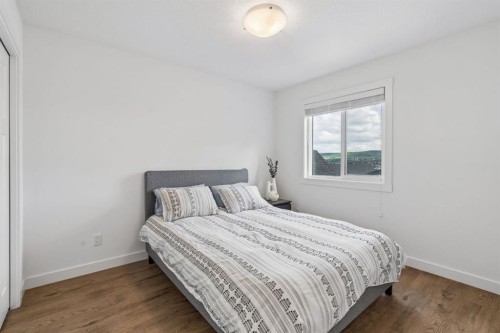 125 Rochester Way Nw, Calgary, AB - Indoor Photo Showing Bedroom