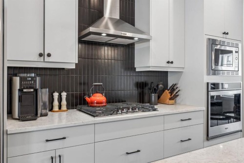 125 Rochester Way Nw, Calgary, AB - Indoor Photo Showing Kitchen
