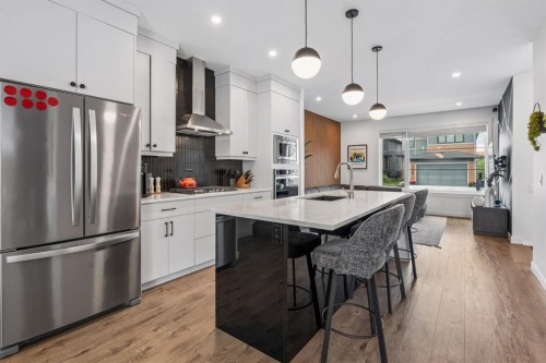 125 Rochester Way Nw, Calgary, AB - Indoor Photo Showing Kitchen With Upgraded Kitchen