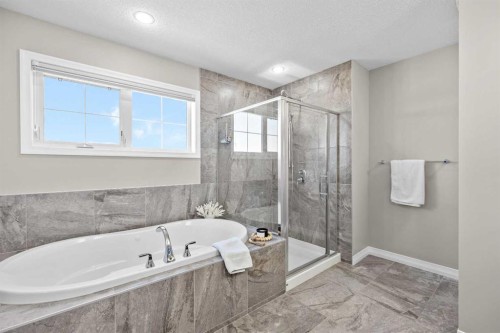 27 Mahogany Crescent Se, Calgary, AB - Indoor Photo Showing Bathroom