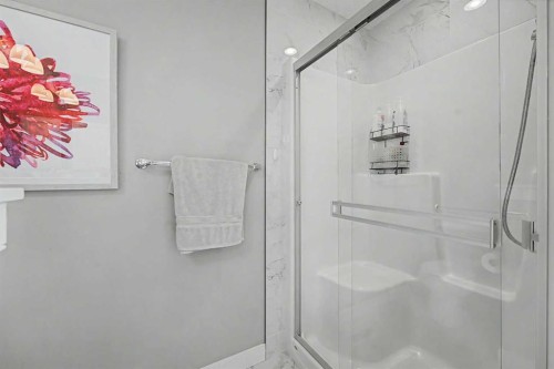 605 Nolan Hill Boulevard Nw, Calgary, AB - Indoor Photo Showing Bathroom