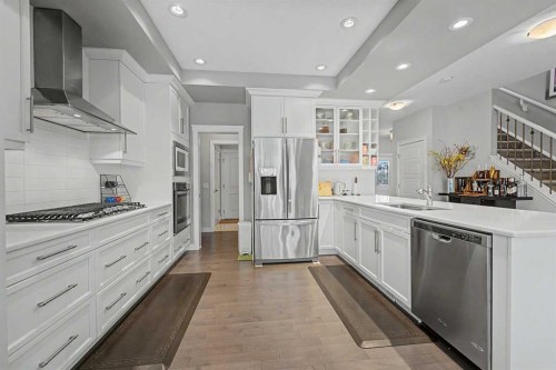 605 Nolan Hill Boulevard Nw, Calgary, AB - Indoor Photo Showing Kitchen With Upgraded Kitchen