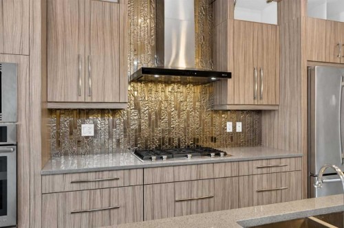 3318 Centre B Street Nw, Calgary, AB - Indoor Photo Showing Kitchen With Upgraded Kitchen