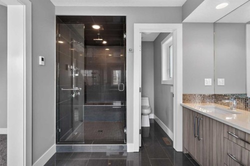 3318 Centre B Street Nw, Calgary, AB - Indoor Photo Showing Bathroom