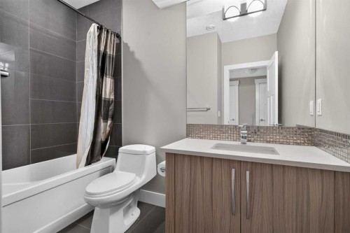 3318 Centre B Street Nw, Calgary, AB - Indoor Photo Showing Bathroom