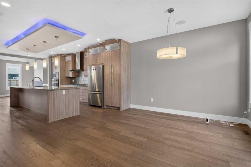 3318 Centre B Street Nw, Calgary, AB - Indoor Photo Showing Kitchen With Upgraded Kitchen