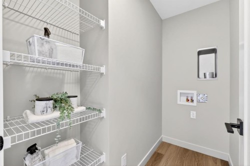 643 53 Avenue Sw, Calgary, AB - Indoor With Storage