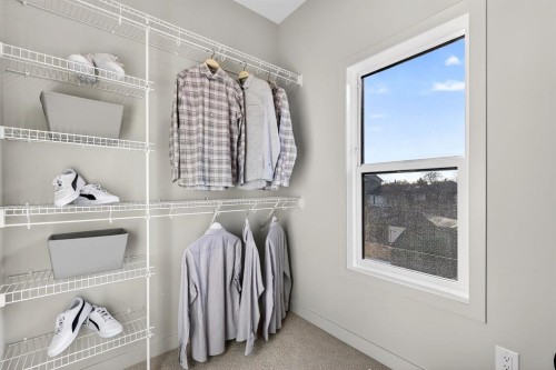 643 53 Avenue Sw, Calgary, AB - Indoor With Storage