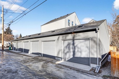 643 53 Avenue Sw, Calgary, AB - Outdoor With Exterior