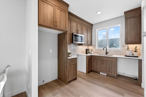 643 53 Avenue Sw, Calgary, AB - Indoor Photo Showing Kitchen