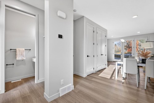643 53 Avenue Sw, Calgary, AB - Indoor Photo Showing Other Room