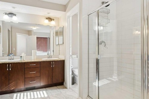 92 Cougar Ridge Close Sw, Calgary, AB - Indoor Photo Showing Bathroom
