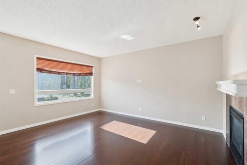 92 Cougar Ridge Close Sw, Calgary, AB - Indoor Photo Showing Kitchen