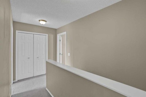 706 Everridge Drive Sw, Calgary, AB - Indoor Photo Showing Other Room