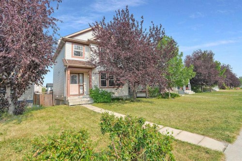 706 Everridge Drive Sw, Calgary, AB - Outdoor
