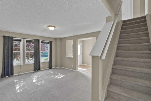 706 Everridge Drive Sw, Calgary, AB - Indoor Photo Showing Other Room