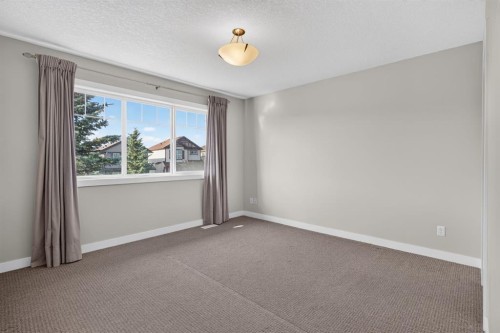 22 Panora Road Nw, Calgary, AB - Indoor Photo Showing Other Room