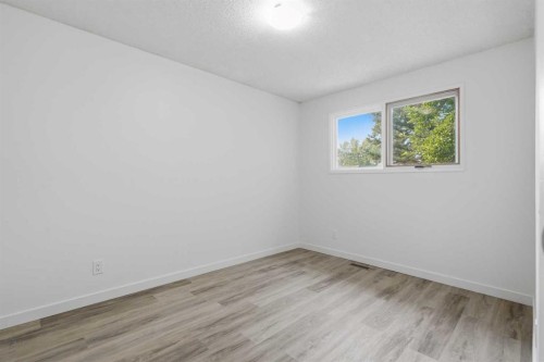 731 Queensland Drive Se, Calgary, AB - Indoor Photo Showing Other Room