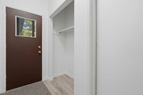 731 Queensland Drive Se, Calgary, AB - Indoor Photo Showing Other Room