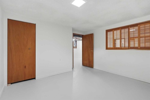 731 Queensland Drive Se, Calgary, AB - Indoor Photo Showing Other Room