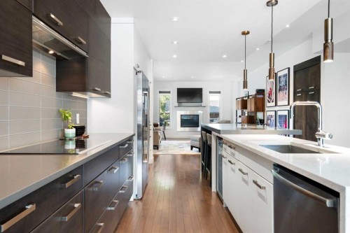 3542 7 Avenue Sw, Calgary, AB - Indoor Photo Showing Kitchen With Upgraded Kitchen