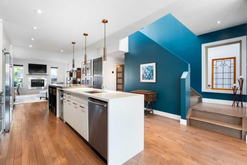 3542 7 Avenue Sw, Calgary, AB - Indoor Photo Showing Kitchen With Upgraded Kitchen