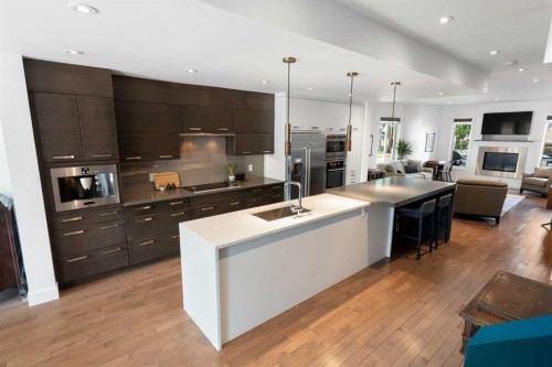 3542 7 Avenue Sw, Calgary, AB - Indoor Photo Showing Kitchen With Upgraded Kitchen